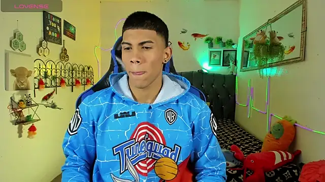 Snapshot of Damian_latinxxx chatting on 01-19-26, 03:10 Damian latinxxx online show from 01-19-26, 03:10