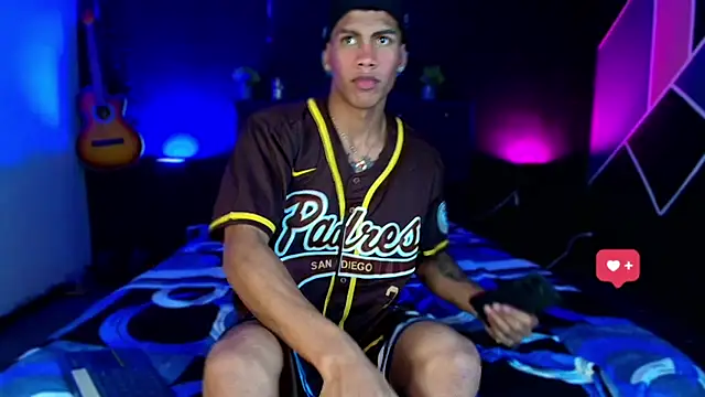 Damian latinxxx online show from 02-25-25, 03:09