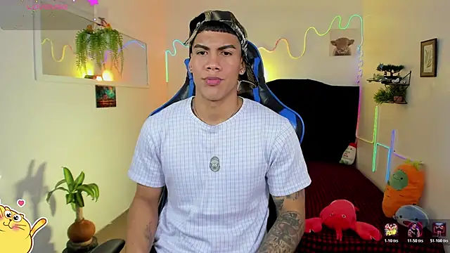 Snapshot of Damian_latinxxx chatting on 02-20-26, 03:03 Damian latinxxx online show from 02-20-26, 03:03