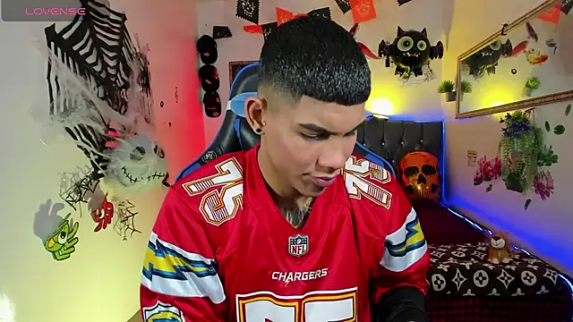 Damian latinxxx online show from 10-18-25, 03:08