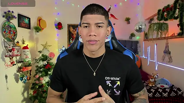 Damian latinxxx online show from 11-29-25, 03:17