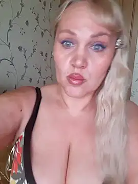 Snapshot of IsabellaBoni chatting on 04-28-26, 06:29 IsabellaBoni online show from 04-28-26, 06:29
