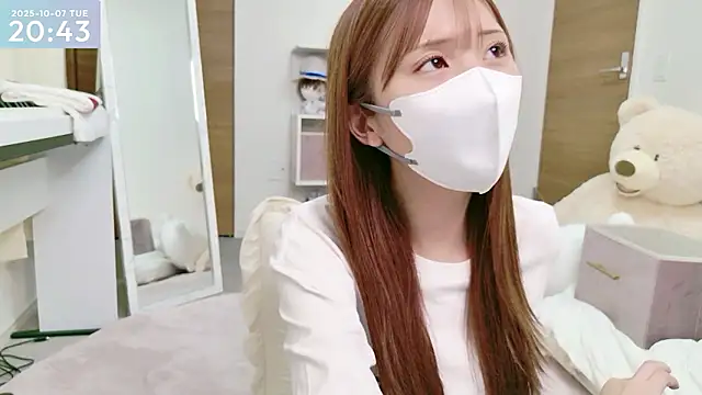 Snapshot of -SHINON- chatting on 10-07-25, 11:44 -SHINON- online show from 10-07-25, 11:44