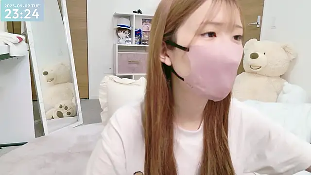 Snapshot of -SHINON- chatting on 09-09-25, 02:26 -SHINON- online show from 09-09-25, 02:26