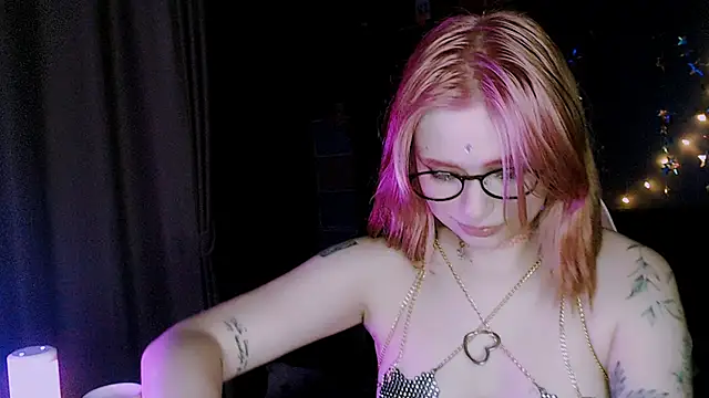 candy lina online show from 10-30-25, 10:17