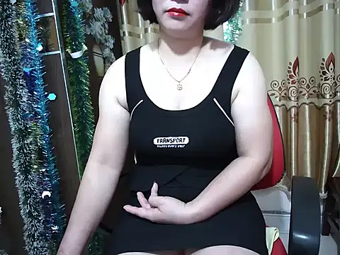 Snapshot of Mama-BigPussy chatting on 05-18-26, 11:42 Mama-BigPussy online show from 05-18-26, 11:42