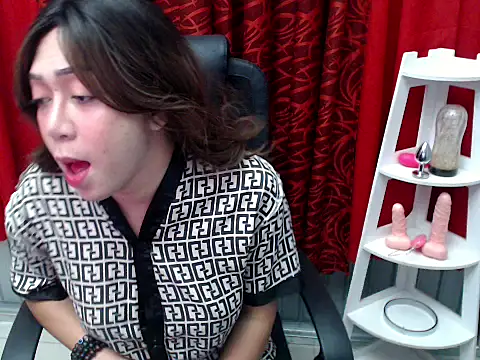Snapshot of urprincessnicolexxx chatting on 05-12-26, 01:46 urprincessnicolexxx online show from 05-12-26, 01:46