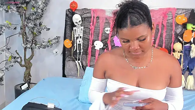 Isabellsmmith online show from 10-18-25, 07:49