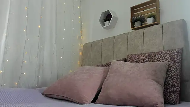 Zara dulce online show from 03-18-25, 12:50