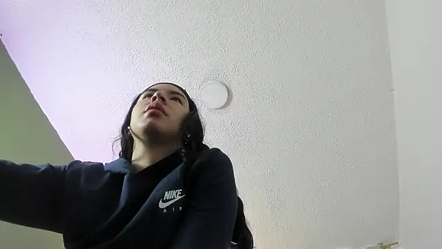 Zara dulce online show from 02-26-26, 12:05