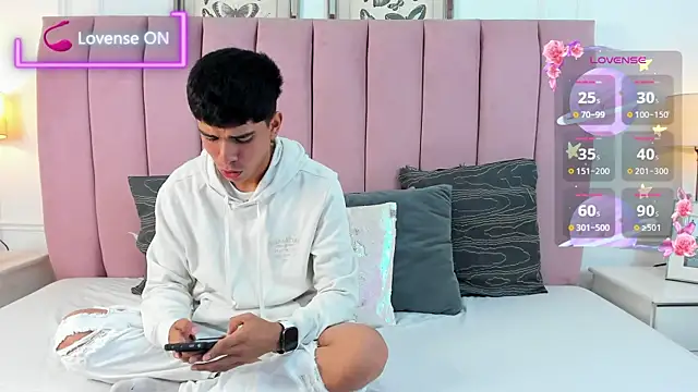 Santy carrington online show from 03-12-26, 08:24