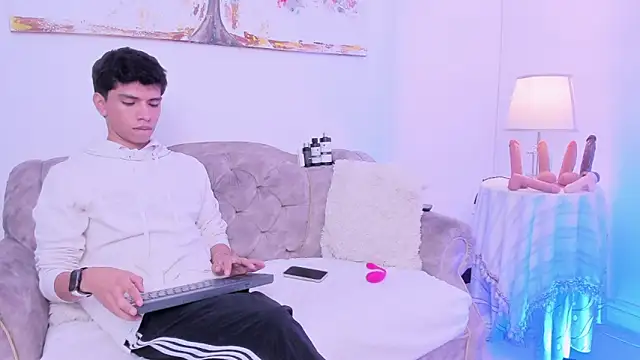 Santy carrington online show from 04-13-26, 01:59