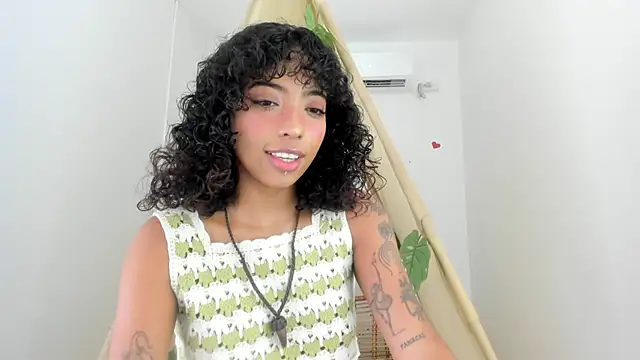 Ariella Ruiz online show from 12-02-25, 12:07