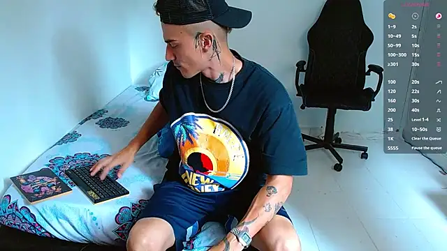 Snapshot of bray_hotboy777 chatting on 09-19-25, 01:59 bray hotboy777 online show from 09-19-25, 01:59