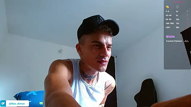 Snapshot of bray_hotboy777 chatting on 06-04-26, 02:11 bray hotboy777 online show from 06-04-26, 02:11