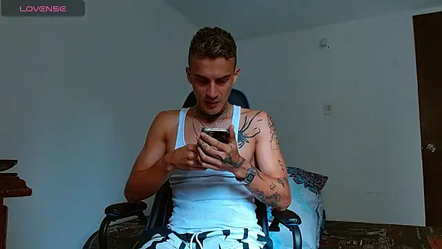 bray hotboy777 online show from 11-01-25, 01:38