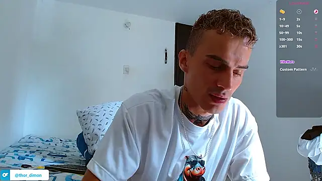 Snapshot of bray_hotboy777 chatting on 05-14-26, 03:31 bray hotboy777 online show from 05-14-26, 03:31