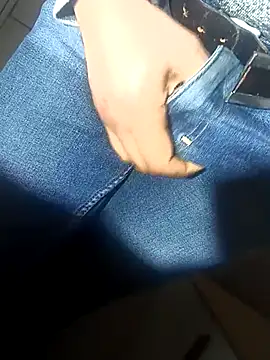 Snapshot of franko1987 chatting on 03-19-25, 04:47 franko1987 online show from 03-19-25, 04:47