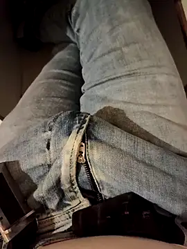 Snapshot of franko1987 chatting on 09-25-25, 03:56 franko1987 online show from 09-25-25, 03:56