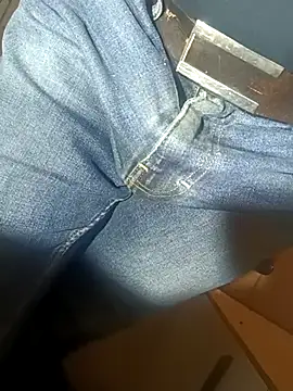 Snapshot of franko1987 chatting on 03-20-25, 04:07 franko1987 online show from 03-20-25, 04:07