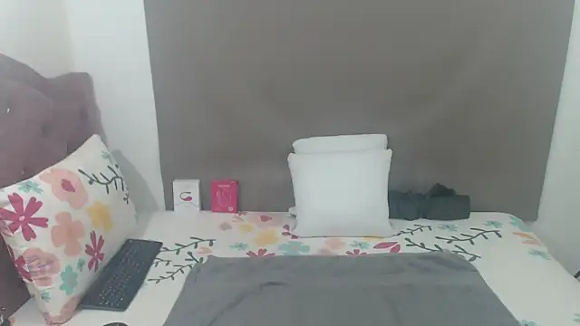 Snapshot of kimberlyjamexxx chatting on 06-07-26, 03:01 kimberlyjamexxx online show from 06-07-26, 03:01