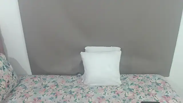 Snapshot of kimberlyjamexxx chatting on 07-06-26, 03:35 kimberlyjamexxx online show from 07-06-26, 03:35