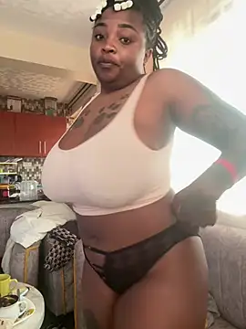Snapshot of Savage_baby chatting on 06-19-26, 01:17 Savage baby online show from 06-19-26, 01:17