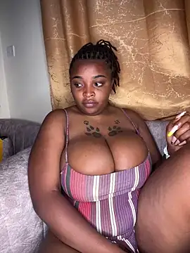 Snapshot of Savage_baby chatting on 02-21-25, 04:05 Savage baby online show from 02-21-25, 04:05