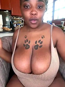 Snapshot of Savage_baby chatting on 09-16-25, 08:04 Savage baby online show from 09-16-25, 08:04