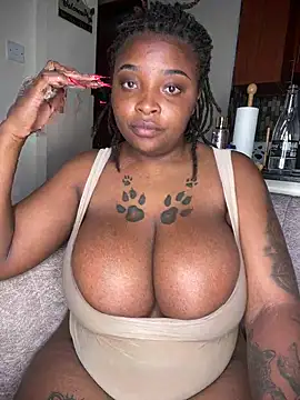 Snapshot of Savage_baby chatting on 01-21-25, 04:27 Savage baby online show from 01-21-25, 04:27