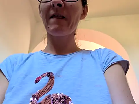 Milky hairy mommy online show from 07-16-26, 06:54
