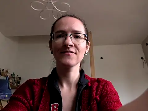 Snapshot of Milky_hairy_mommy chatting on 03-14-25, 07:04 Milky hairy mommy online show from 03-14-25, 07:04