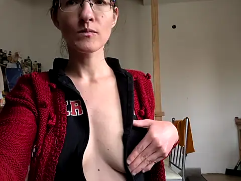 Snapshot of Milky_hairy_mommy chatting on 03-14-25, 10:07 Milky hairy mommy online show from 03-14-25, 10:07