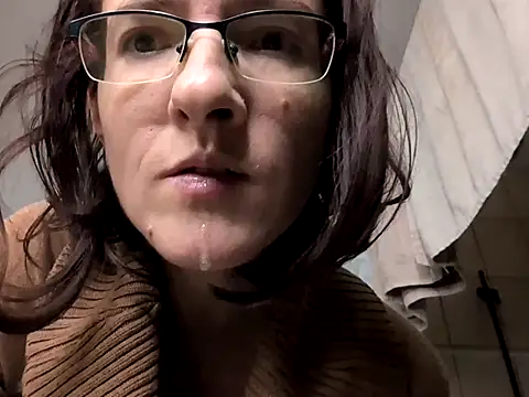 Snapshot of Milky_hairy_mommy chatting on 10-02-25, 08:56 Milky hairy mommy online show from 10-02-25, 08:56