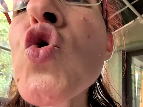 Snapshot of Milky_hairy_mommy chatting on 09-24-25, 02:34 Milky hairy mommy online show from 09-24-25, 02:34