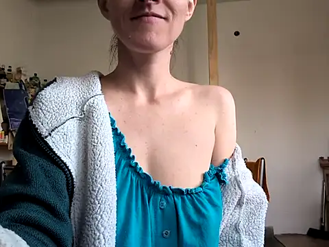 Snapshot of Milky_hairy_mommy chatting on 03-10-25, 07:55 Milky hairy mommy online show from 03-10-25, 07:55