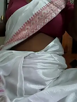 Snapshot of Tamil--Rani chatting on 02-08-25, 04:46 Tamil--Rani online show from 02-08-25, 04:46