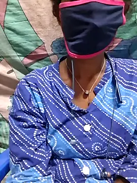 Snapshot of Tamil--Rani chatting on 10-29-25, 11:42 Tamil--Rani online show from 10-29-25, 11:42