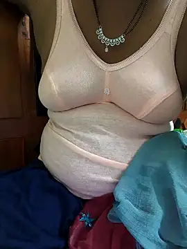 Snapshot of Tamil--Rani chatting on 02-11-25, 01:41 Tamil--Rani online show from 02-11-25, 01:41