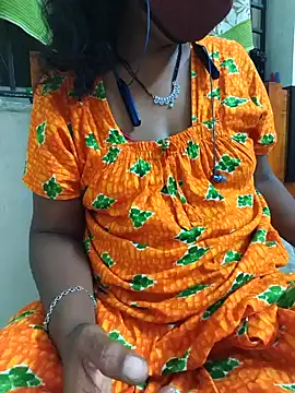 Snapshot of Tamil--Rani chatting on 02-13-25, 06:37 Tamil--Rani online show from 02-13-25, 06:37