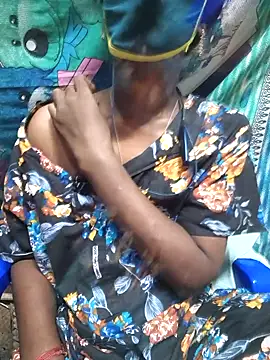 Snapshot of Tamil--Rani chatting on 09-09-25, 12:14 Tamil--Rani online show from 09-09-25, 12:14