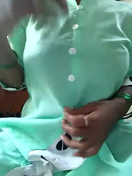 Snapshot of Tamil--Rani chatting on 02-24-25, 09:10 Tamil--Rani online show from 02-24-25, 09:10