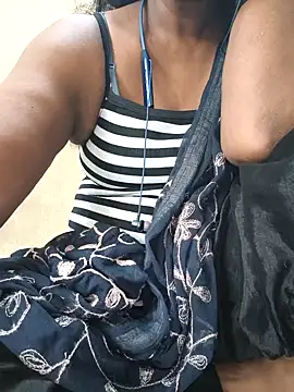 Snapshot of Tamil--Rani chatting on 02-23-25, 09:55 Tamil--Rani online show from 02-23-25, 09:55