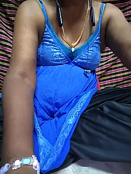 Snapshot of Tamil--Rani chatting on 03-04-25, 10:02 Tamil--Rani online show from 03-04-25, 10:02