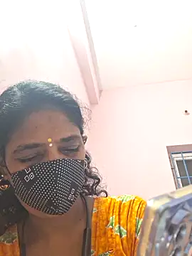 Snapshot of Tamil--Rani chatting on 04-20-26, 02:18 Tamil--Rani online show from 04-20-26, 02:18