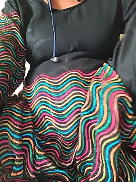 Snapshot of Tamil--Rani chatting on 02-18-25, 09:43 Tamil--Rani online show from 02-18-25, 09:43