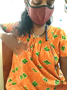 Snapshot of Tamil--Rani chatting on 02-13-25, 11:28 Tamil--Rani online show from 02-13-25, 11:28