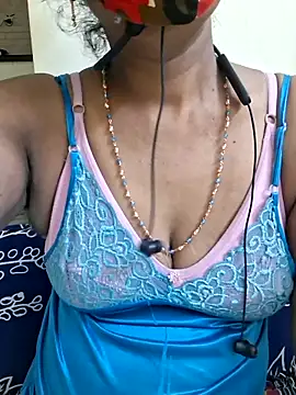 Snapshot of Tamil--Rani chatting on 06-01-26, 02:50 Tamil--Rani online show from 06-01-26, 02:50