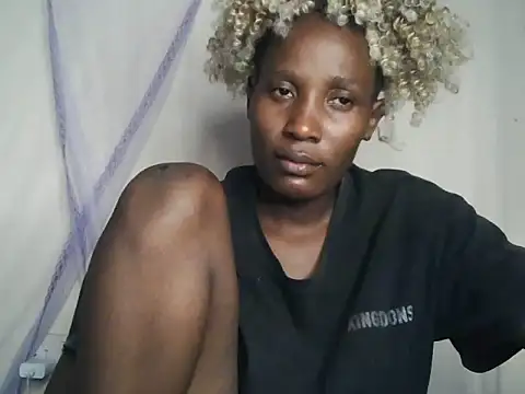 Snapshot of juiccypussy chatting on 05-27-26, 03:41 juiccypussy online show from 05-27-26, 03:41