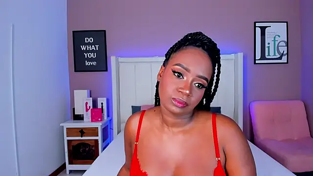 Britanymooree online show from 11-28-25, 08:42